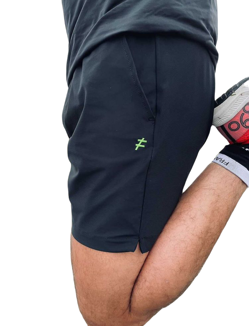 Into the groove" 6" sports shorts
